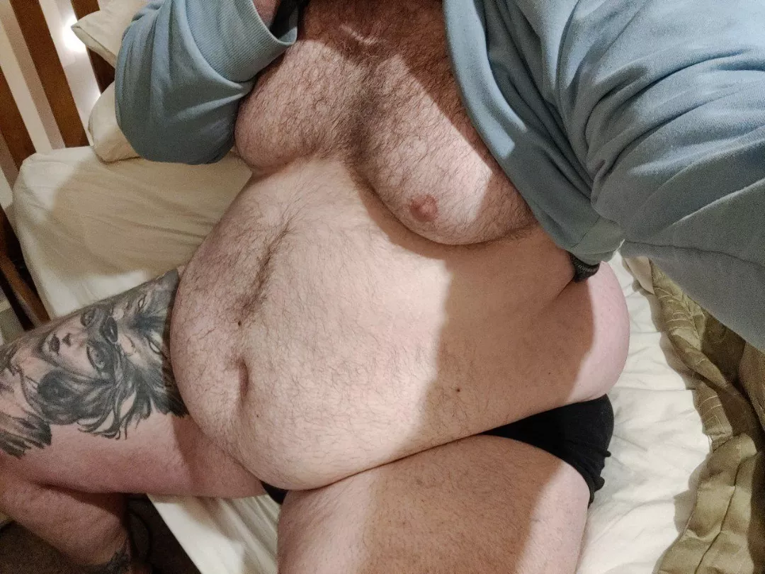 Sprawling belly, who wants a squeeze? posted by alexdabass