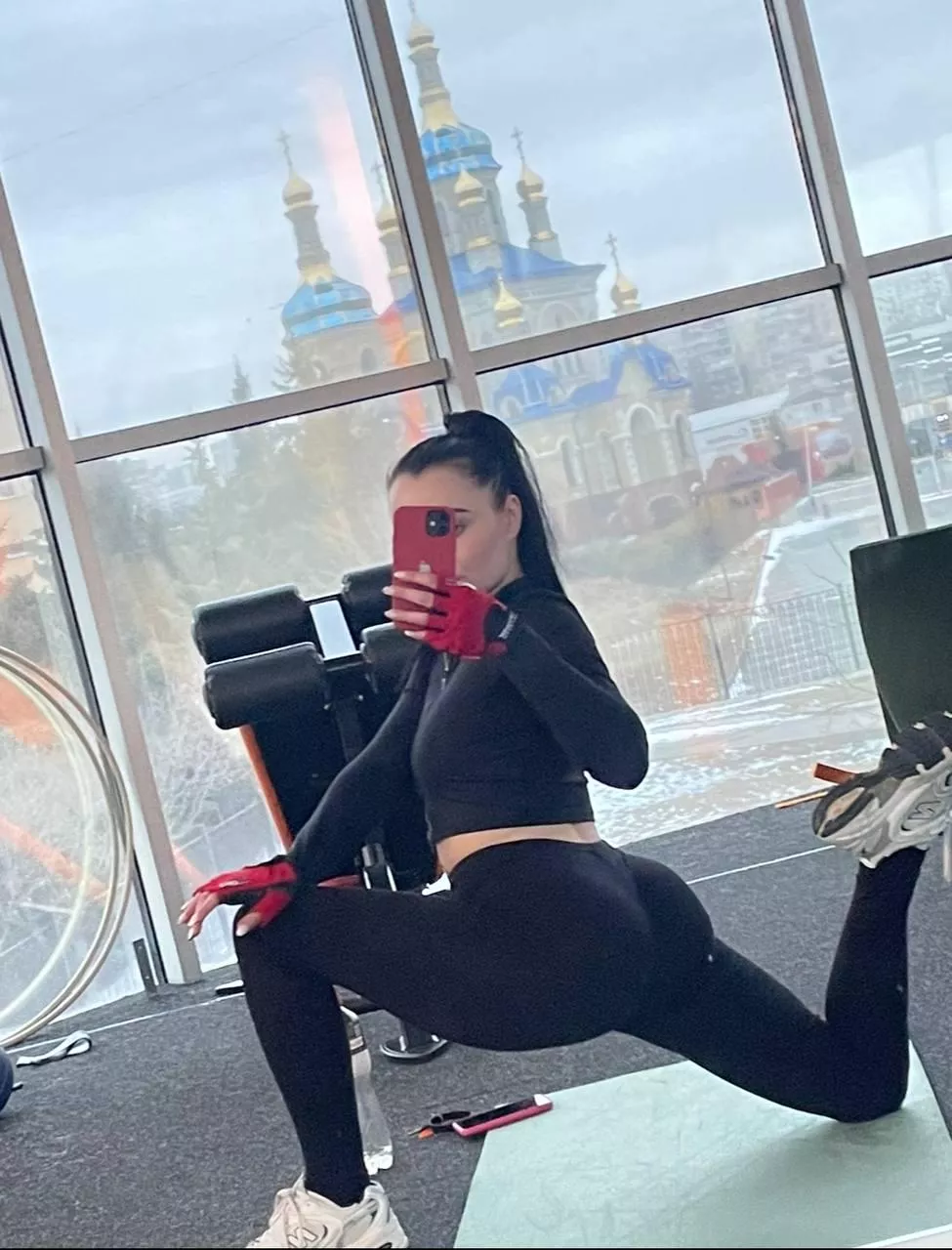 stretching and showing off my juicy ass posted by Marguerite_Rossi