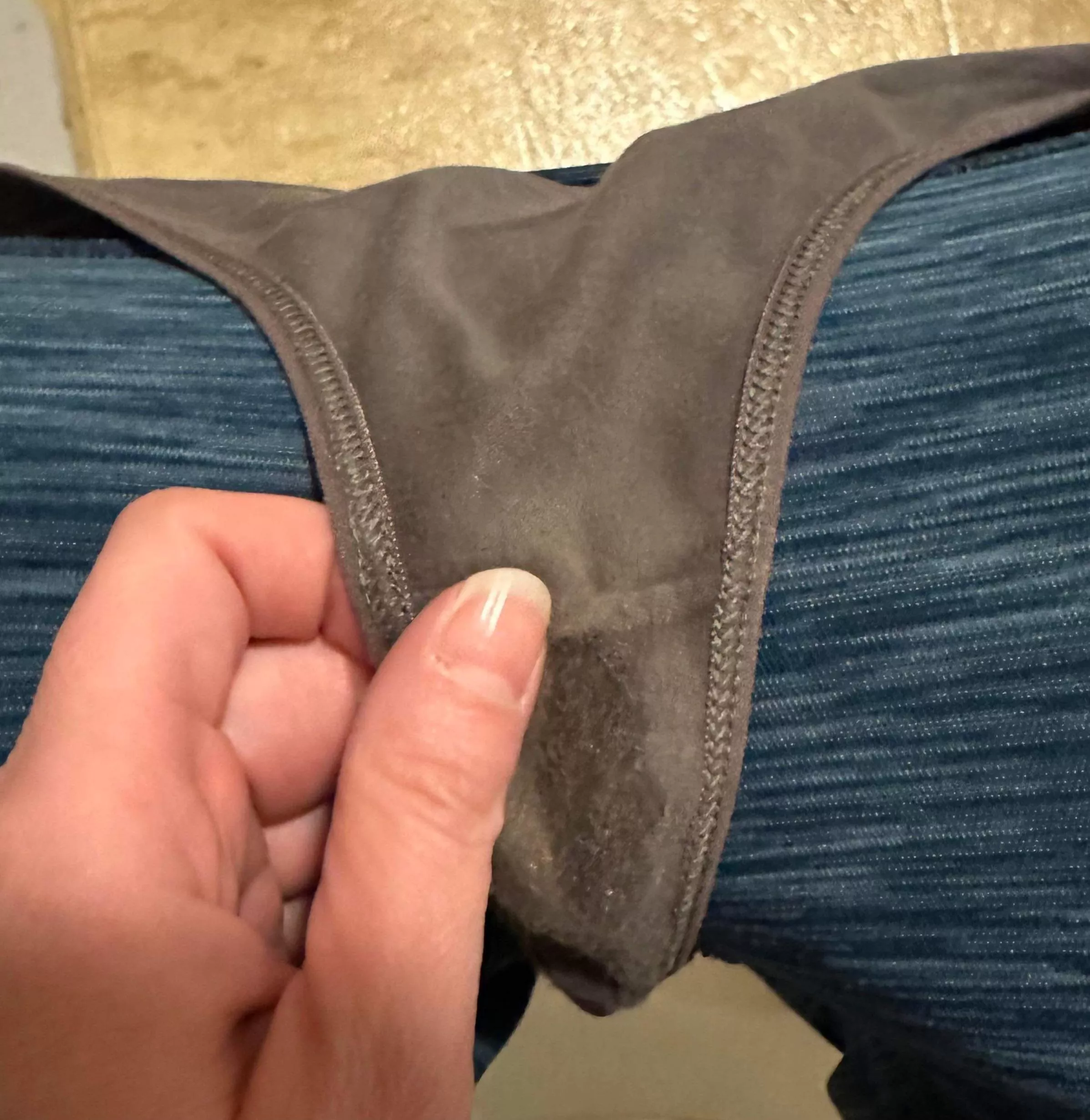 The gym got my little pussy dripping. posted by NaughtyJoyXX