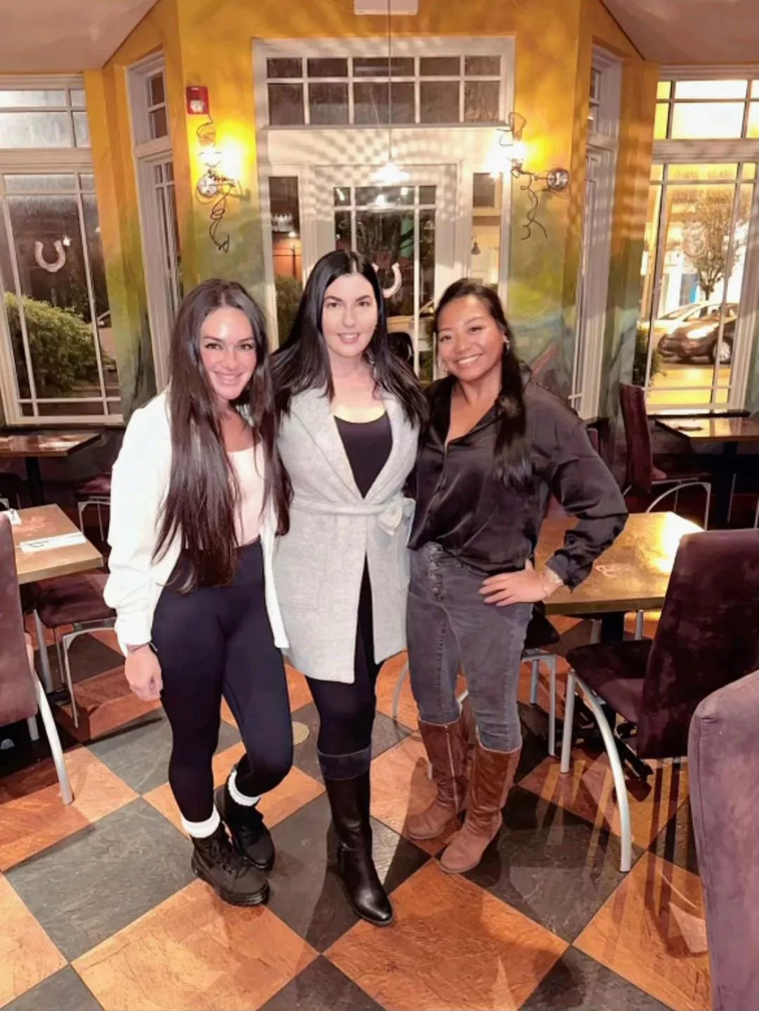 Three local hot moms💯🔥 posted by CountDannyKoker77