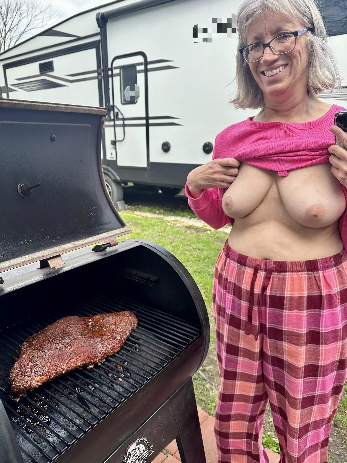 Titties & Brisket ! posted by Joensally604