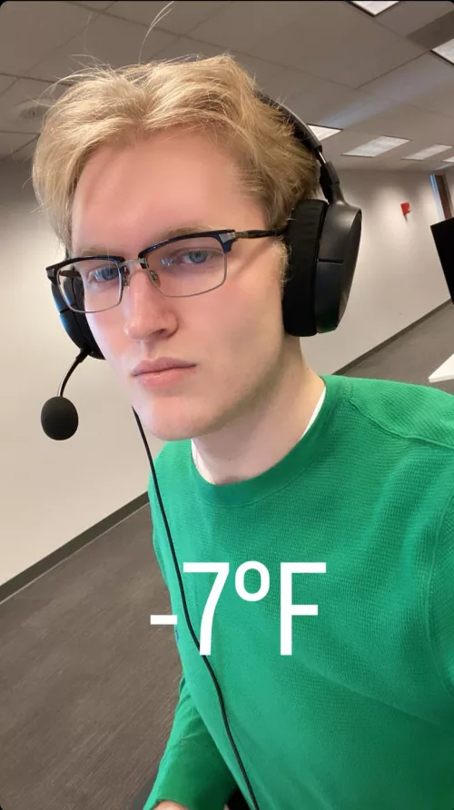 Wish I didn’t have to work today, it’s freezing in Illinois by bluewater6