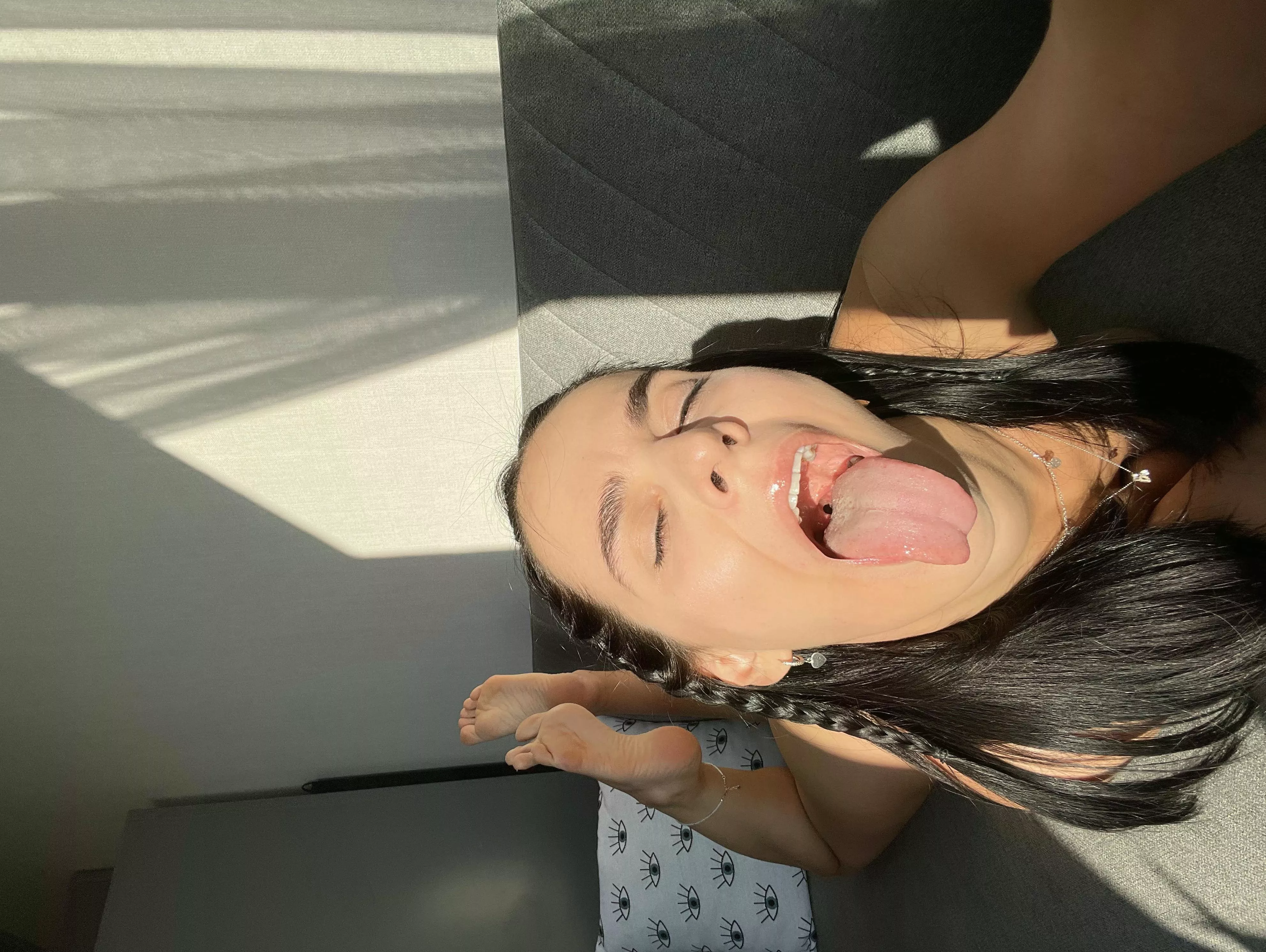 would you like having your dick in between my feet? 😛 posted by eluefa