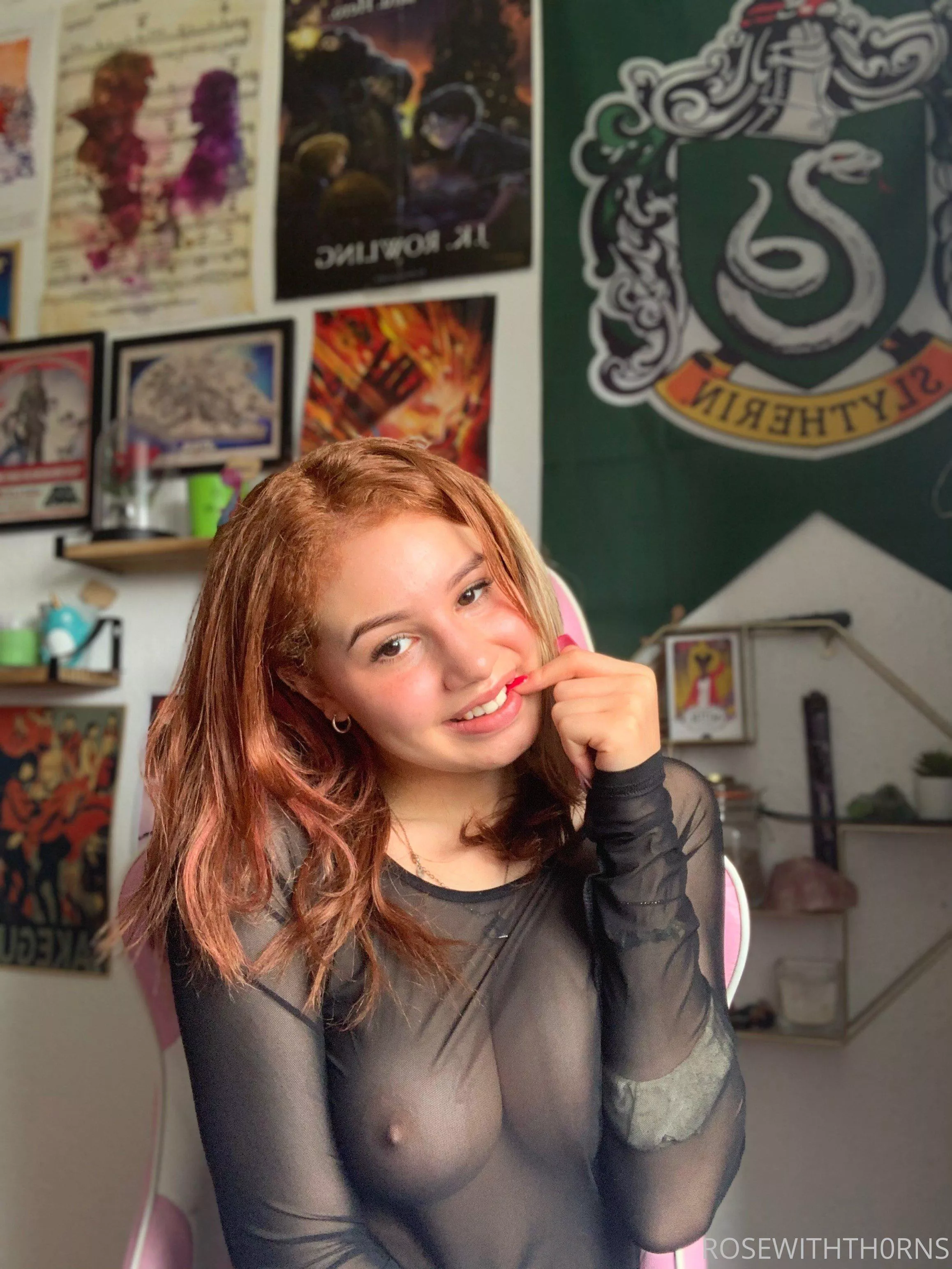 Would you take a girl like me out for dinner? [IRTR] posted by thornzrose