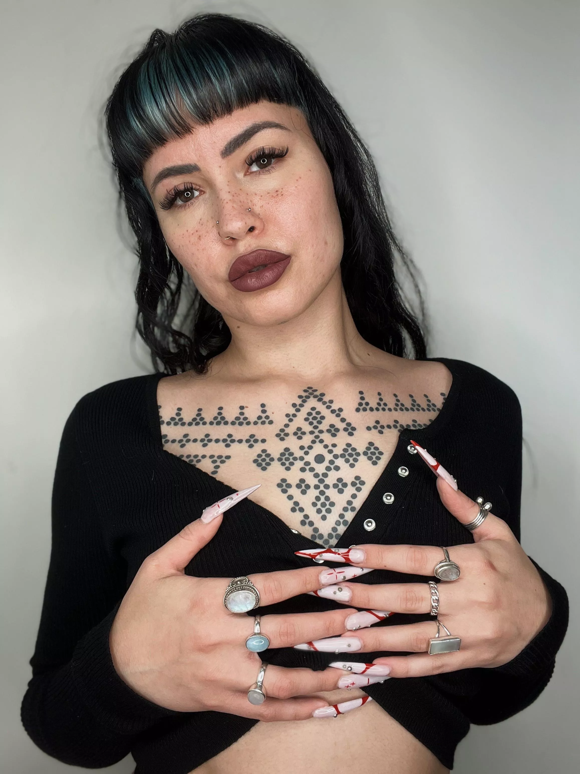 XL stilleto got you weak? ❤️ posted by astralthebrat