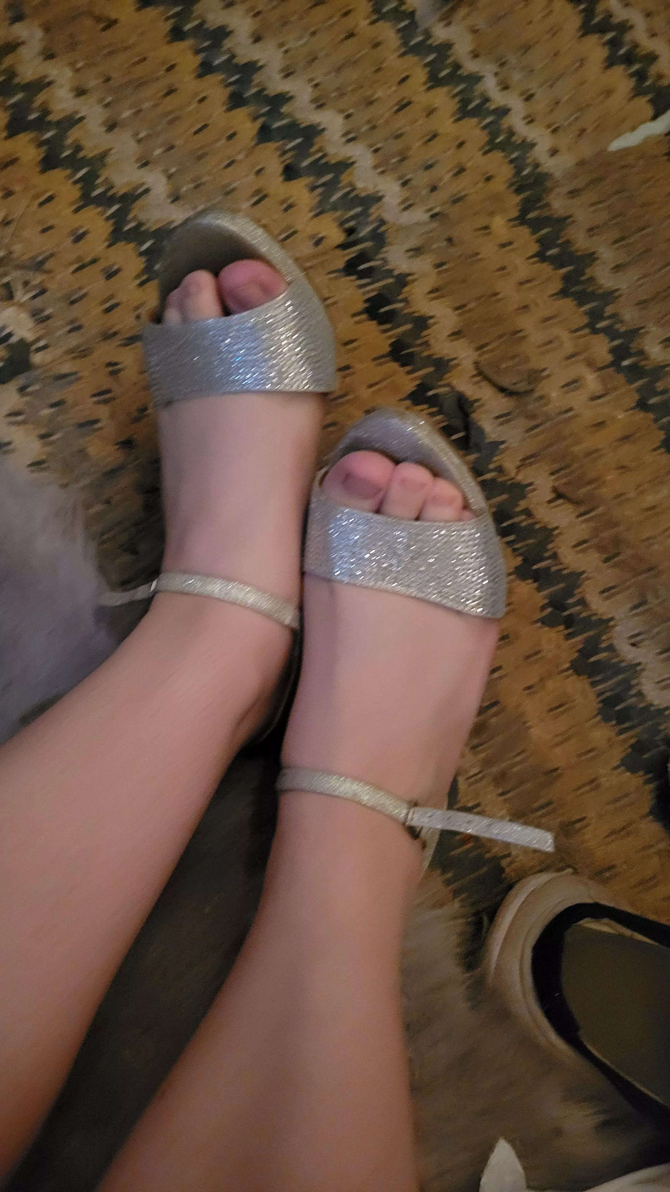 19 & Sparkly heels posted by laverdenzone