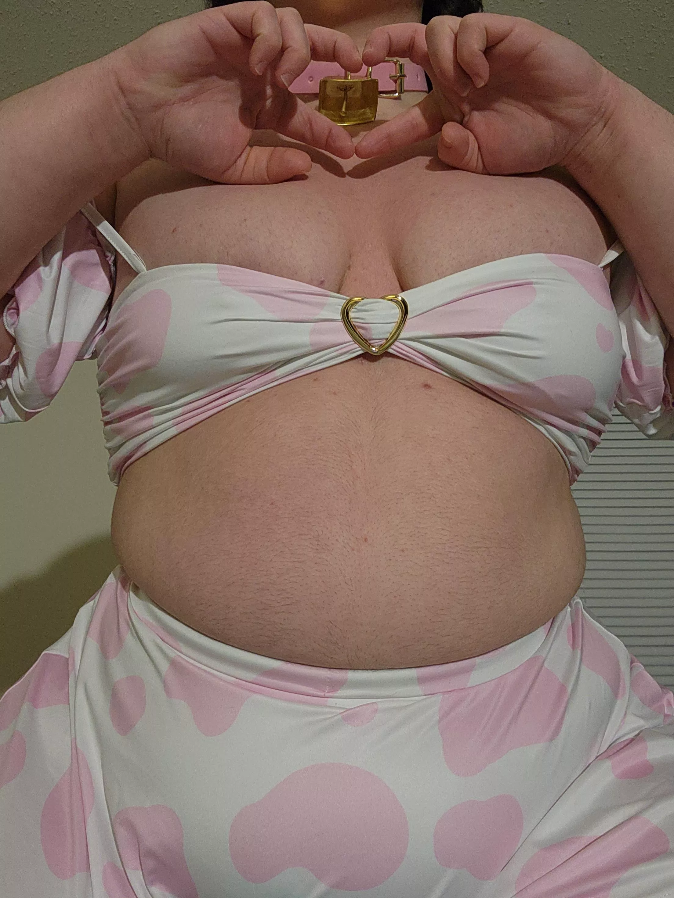 A lil more thicc pink hucow 💟 posted by dumblilkitty23