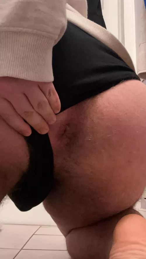 Anyone want to pound my hole? 🤭 by thatgurlll582