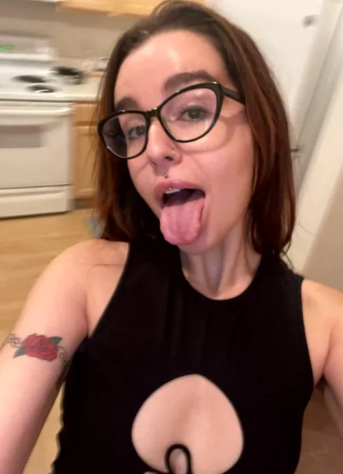 Are you jerking off rn ? by kmifghfghfghyt