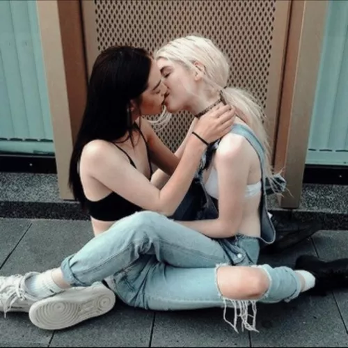 Bored of studying by angizni