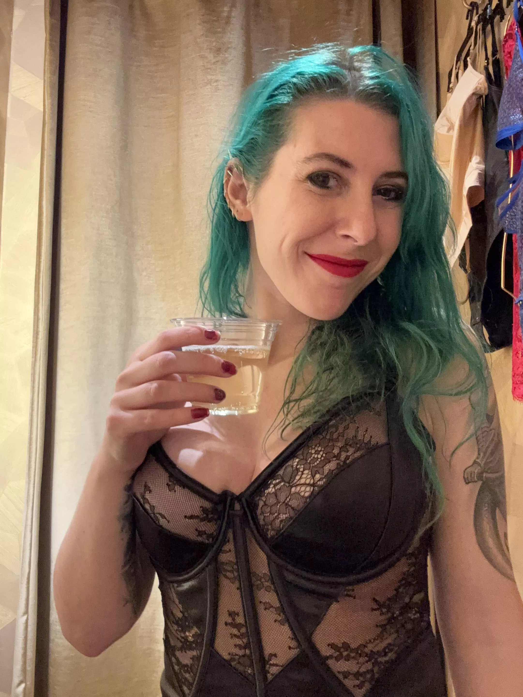 Champagne smiles posted by sirenskiss3