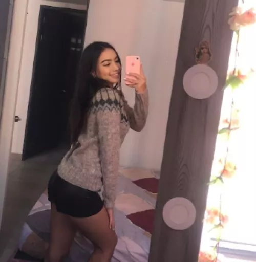 Do men actually like my thick 18yo body by ApprehensiveBell1625