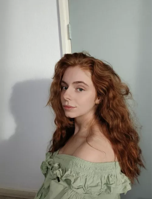 Do you like me in green? by Gingeramyashley