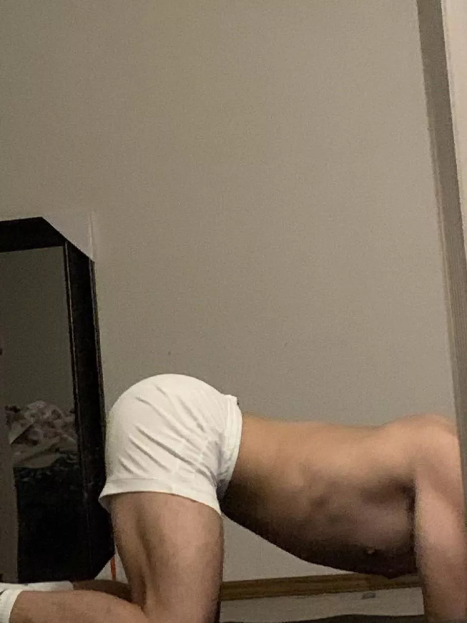 Don’t forget to stretch posted by yilianboy