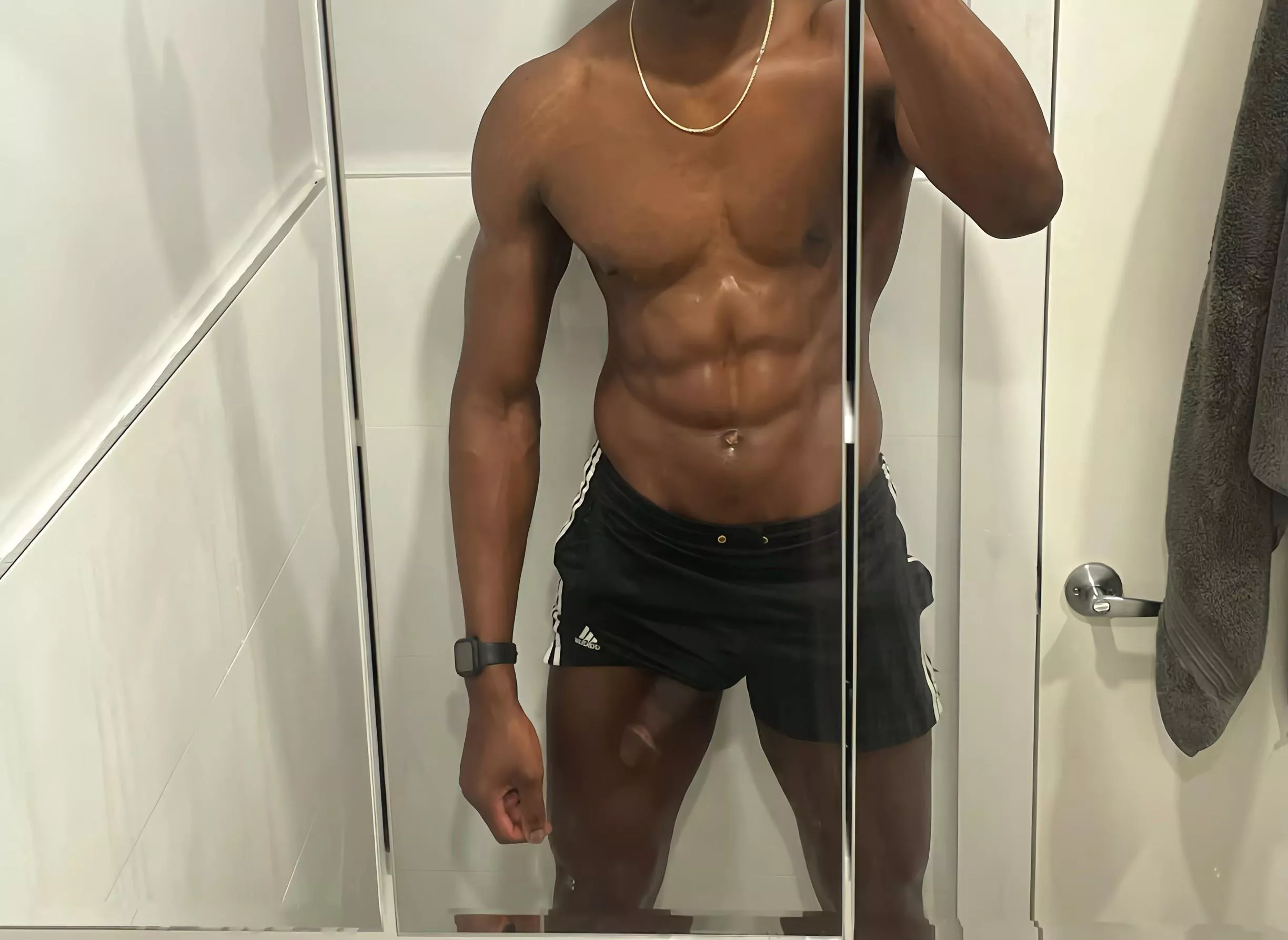 Going commando at the gym always gets my hard😏 posted by _webslinger