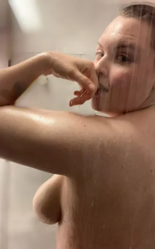 Hi love by Full_figured_vixen