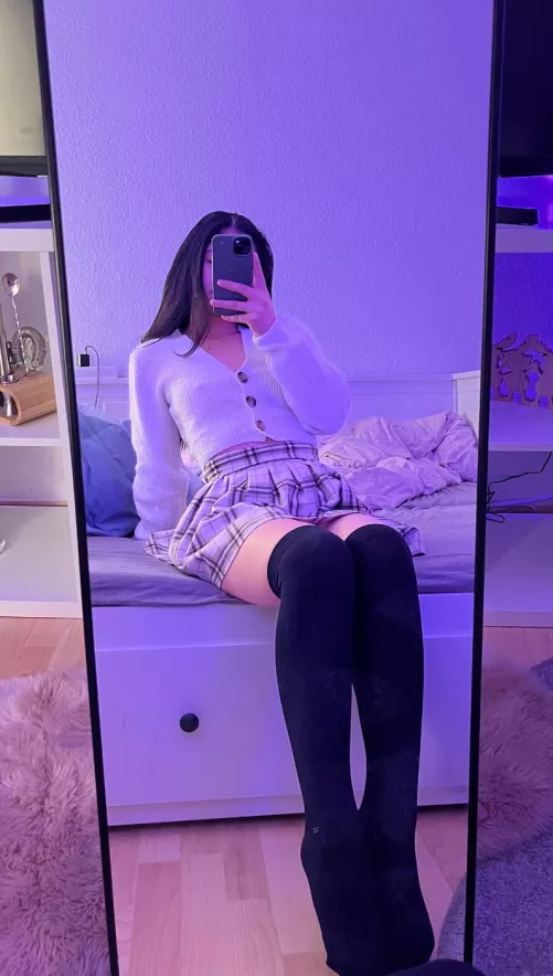 I had some warm thoughts.. still cold, any help🤭? by Sad_Bat6485