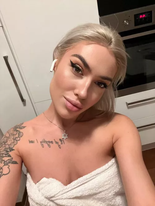 I have some naughty games in mind by Karin_Koron