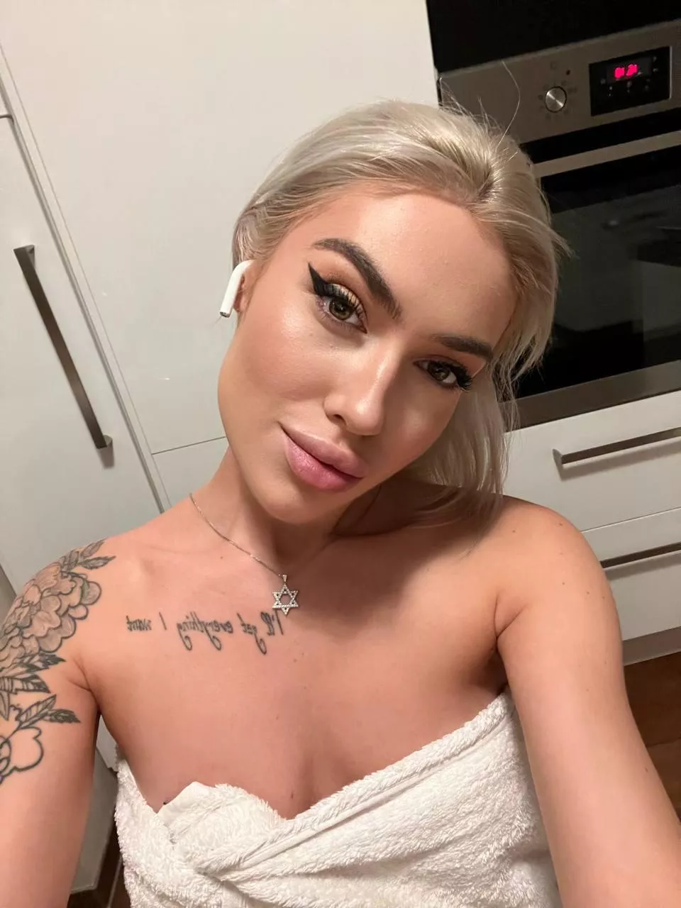 I have some naughty games in mind posted by Karin_Koron