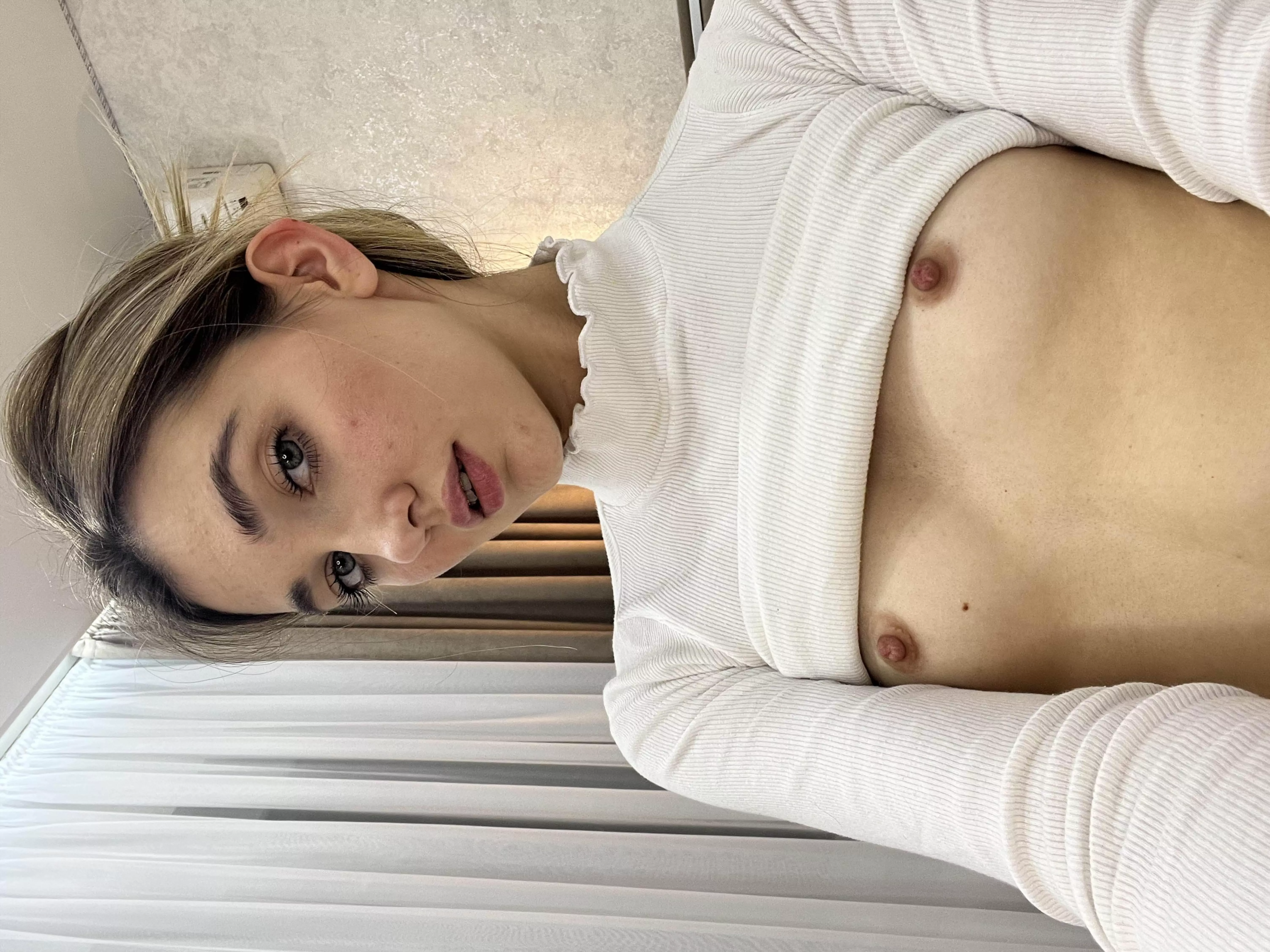 I heard kissing burns calories, want to help me exercise posted by hlujanjx