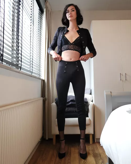 I love black outfits by 55drpepper55