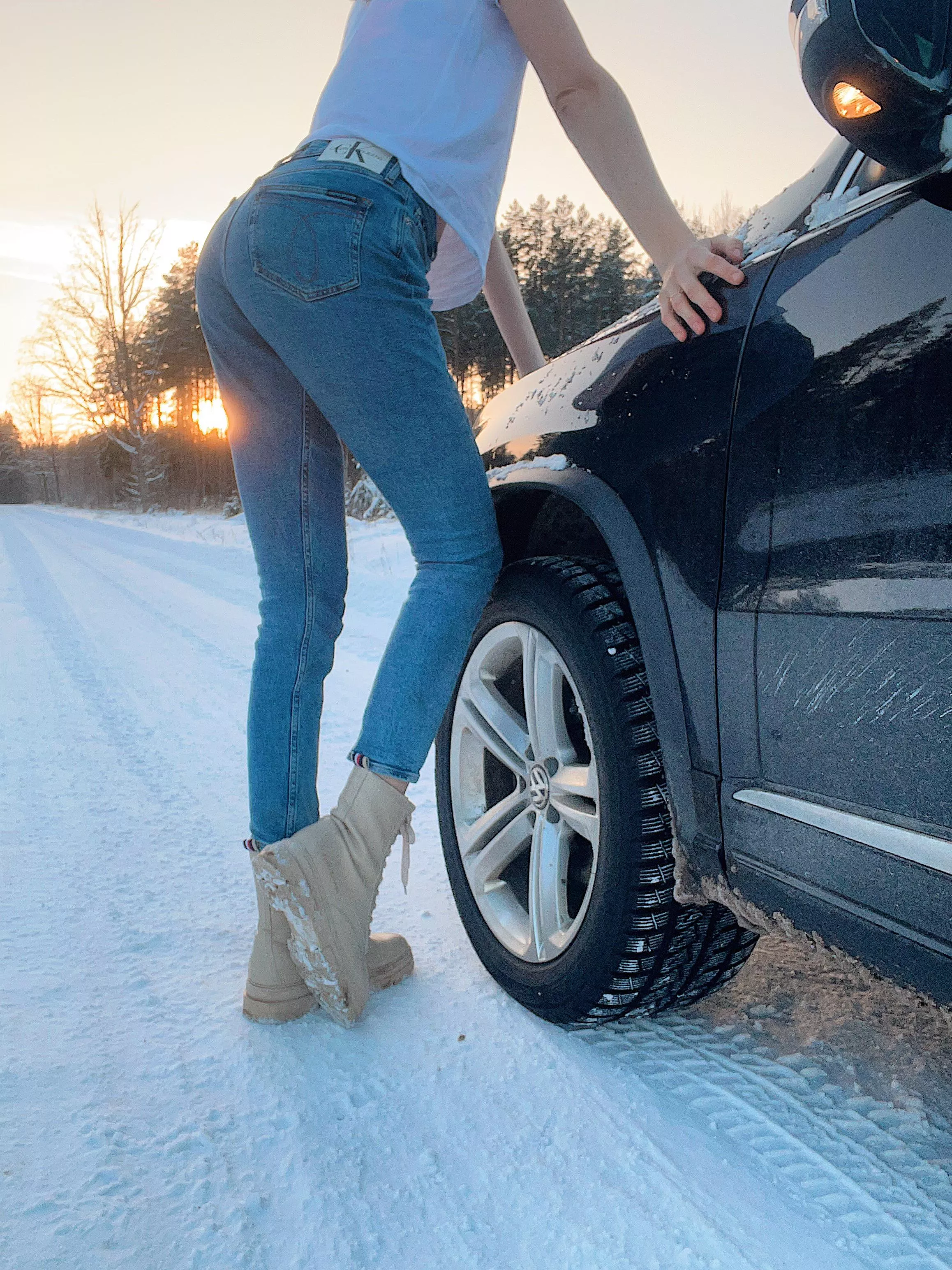 I love those jeans posted by mysteriouskittycat