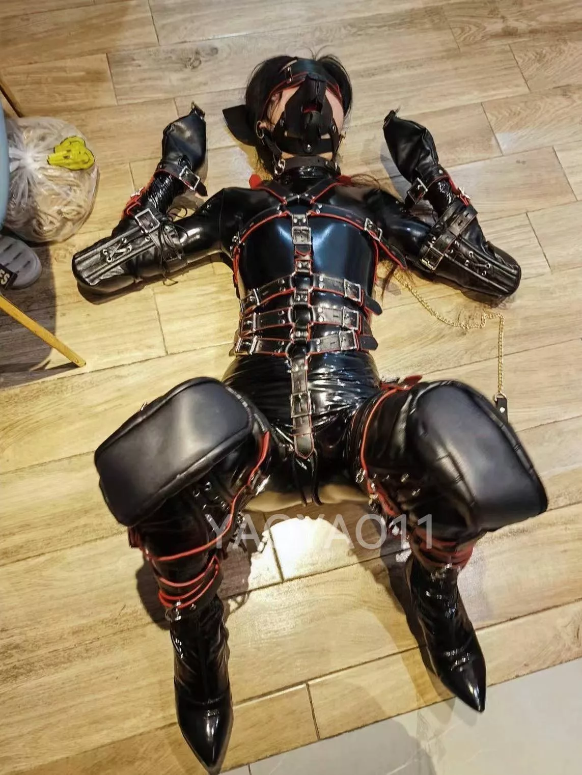 I want one in black and pink please posted by BubbleBunny247