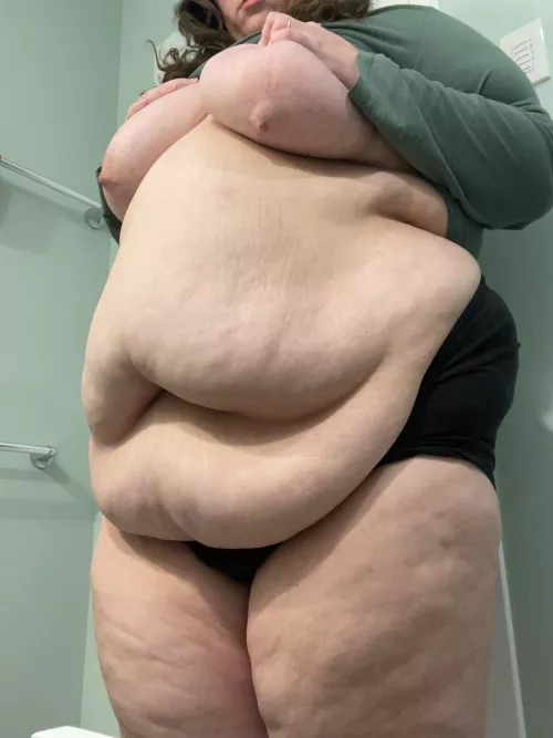 i’m ready to gain another 300 pounds by sleazy-deezy