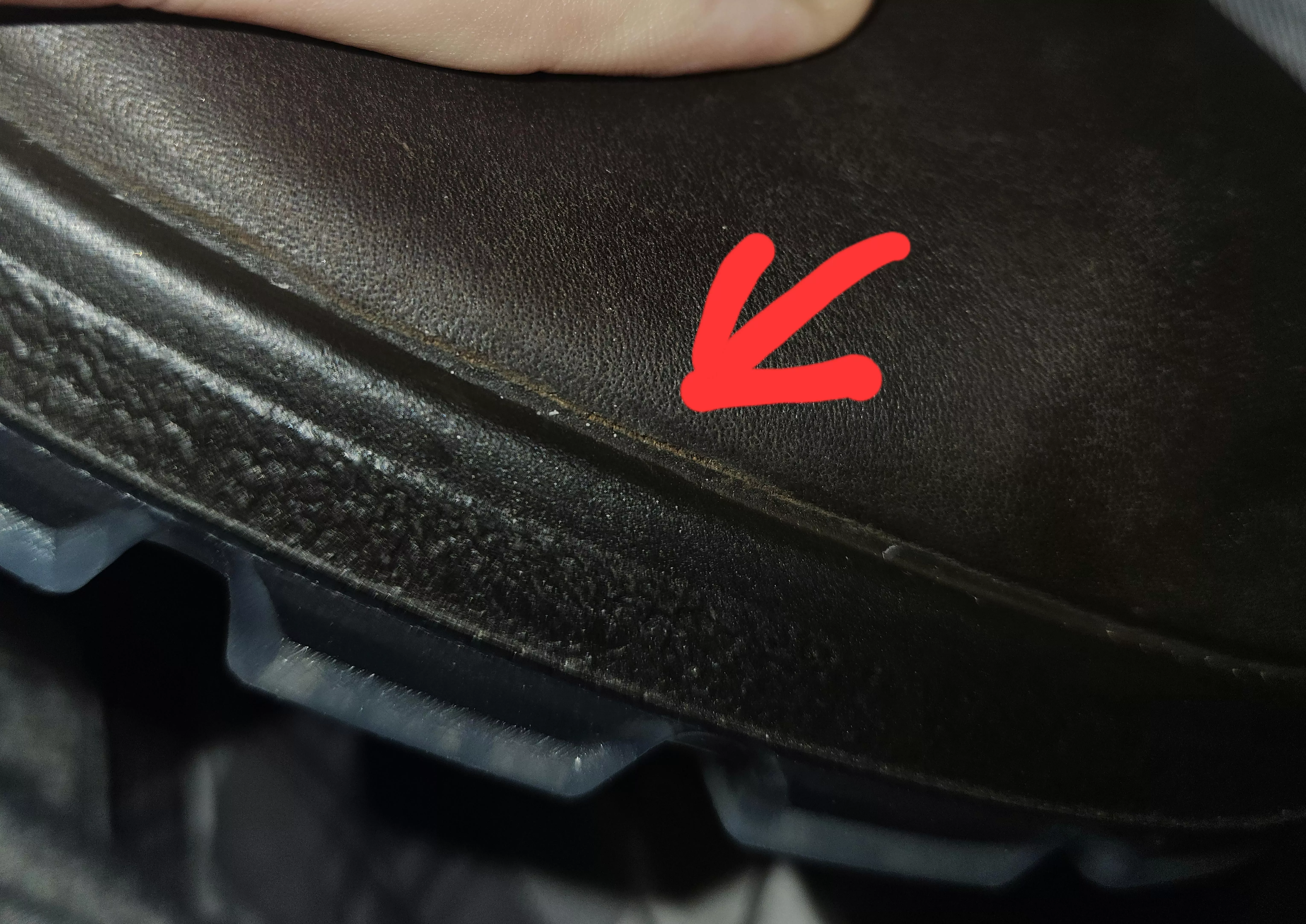Is this small cut on the leather near the sole normal? These are new boots posted by elchavodel89