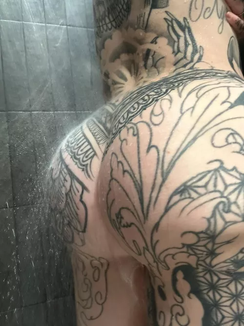 It's wet here by soleilsux