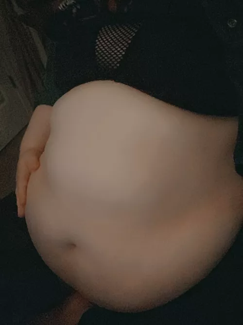 just ate a whole large pizza and a 3 cans of dr pepper by CryBabyTilly