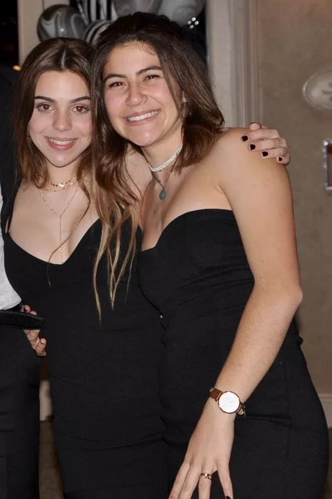 Left or right? [2] posted by Apprehensive_Key6093