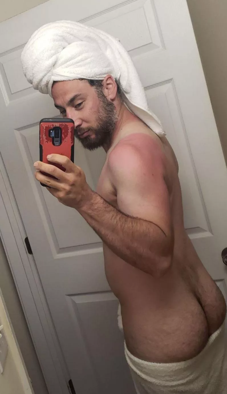 [M]40...do you like my fuzzy little peaches? posted by Psychological-End805