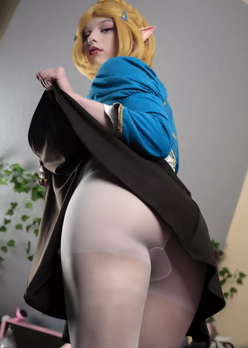 My Zelda cosplay with skirt and stockings <3 by BunBun_Cos