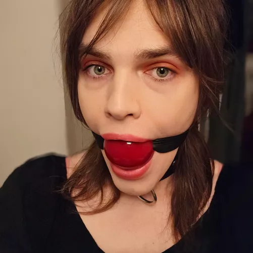 Nothing like a large ball gag that fills your mouth perfectly :3 by killkitty1