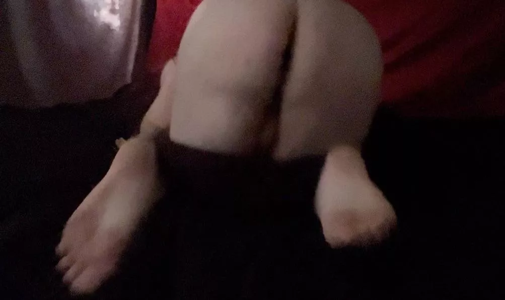 Oh god I’m just so clumsy 😨 posted by ArthuriaAlter