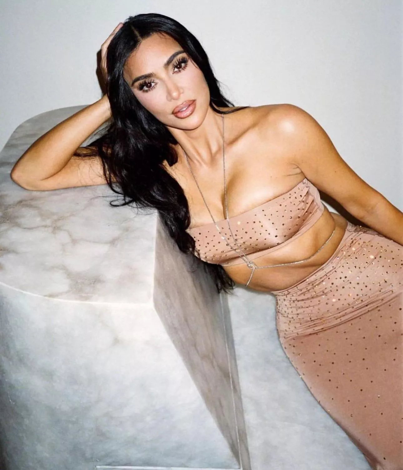 Omg she is glowing 😍 posted by pineapple666999