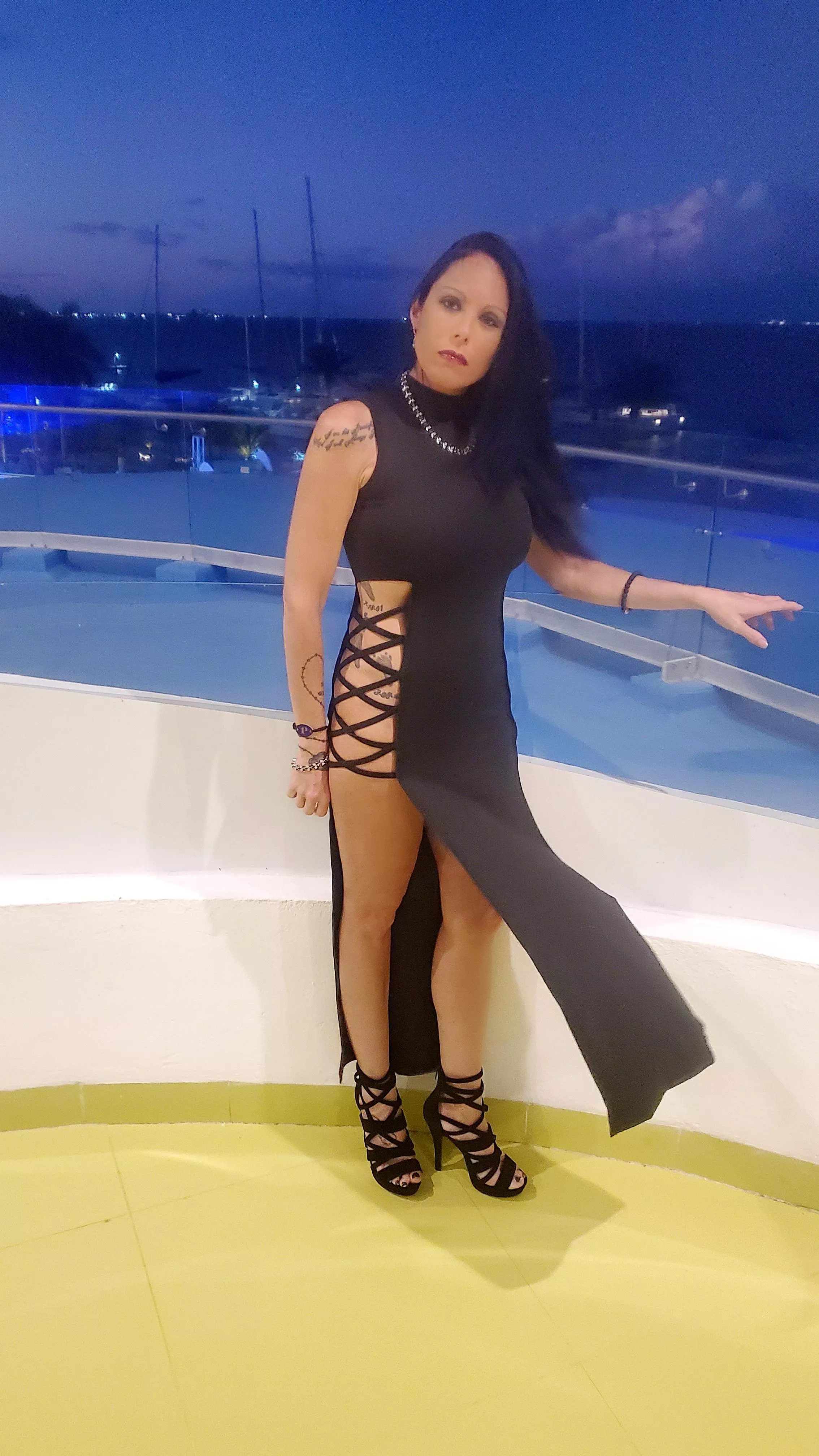 Painting the night sky posted by luna_dawn69