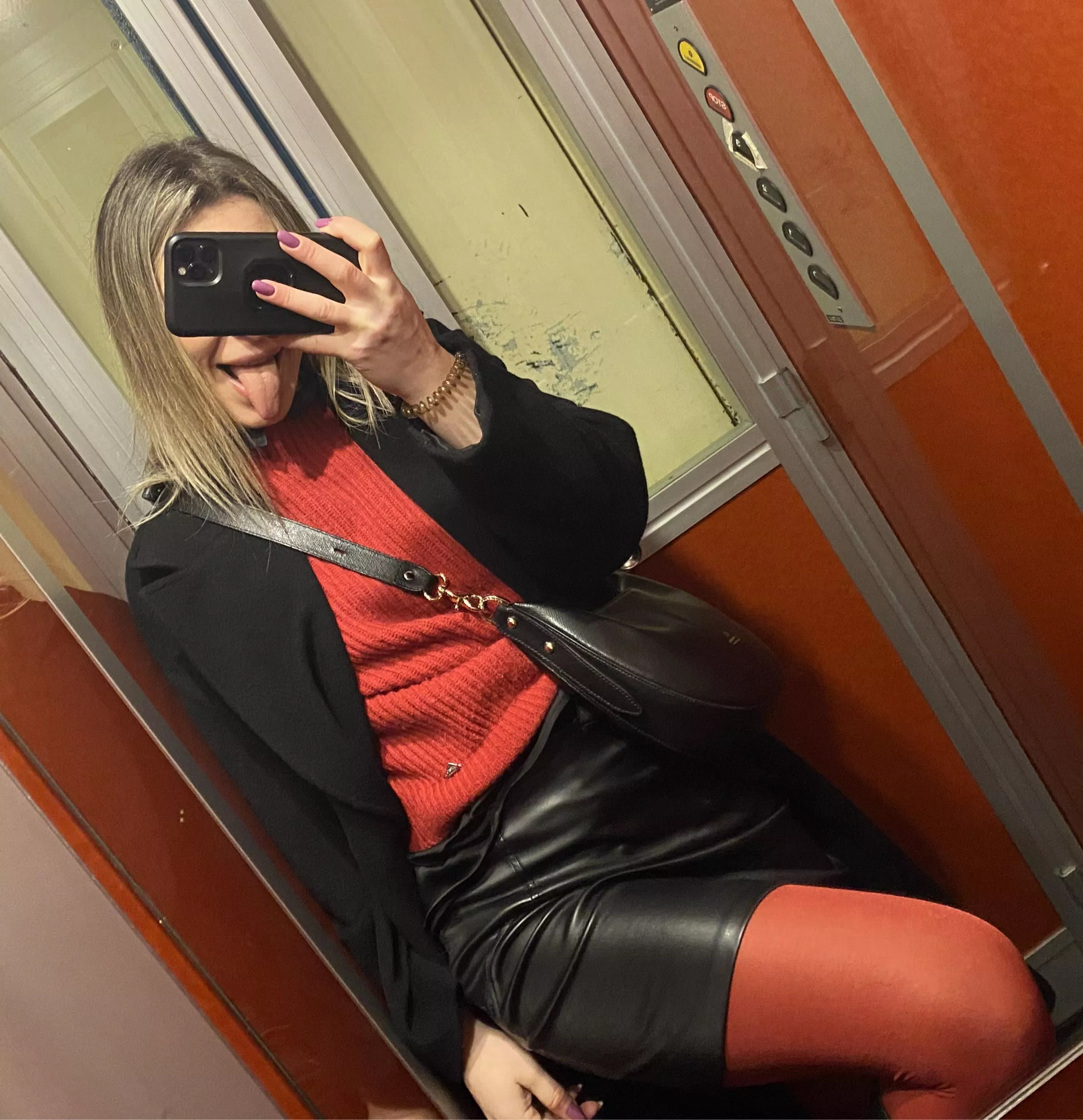 Pansil leather skirt posted by NatyBond_OF