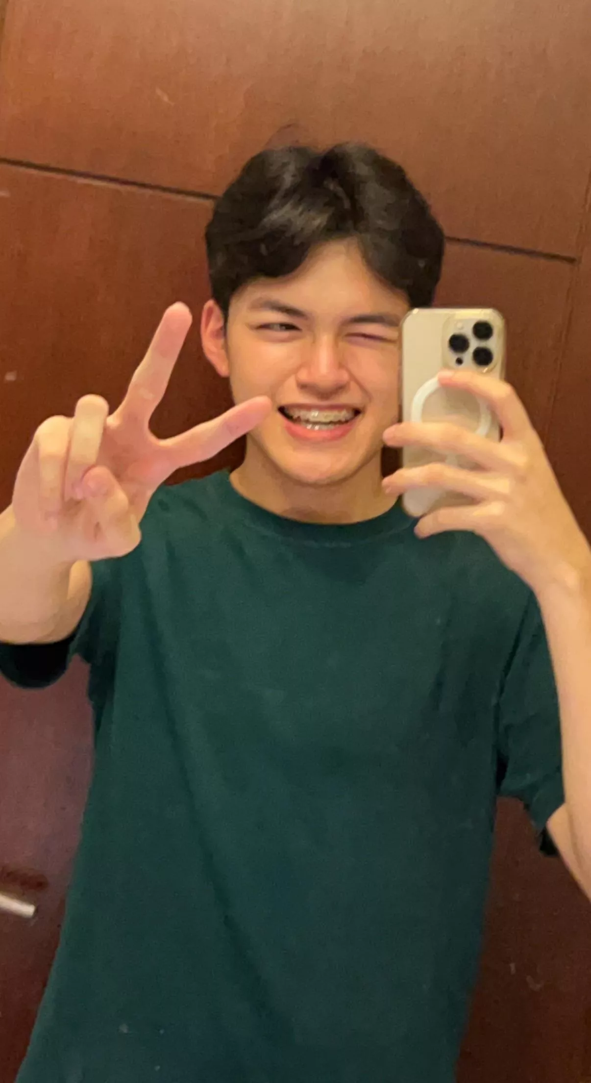 Peace ✌️🤪 posted by tendire