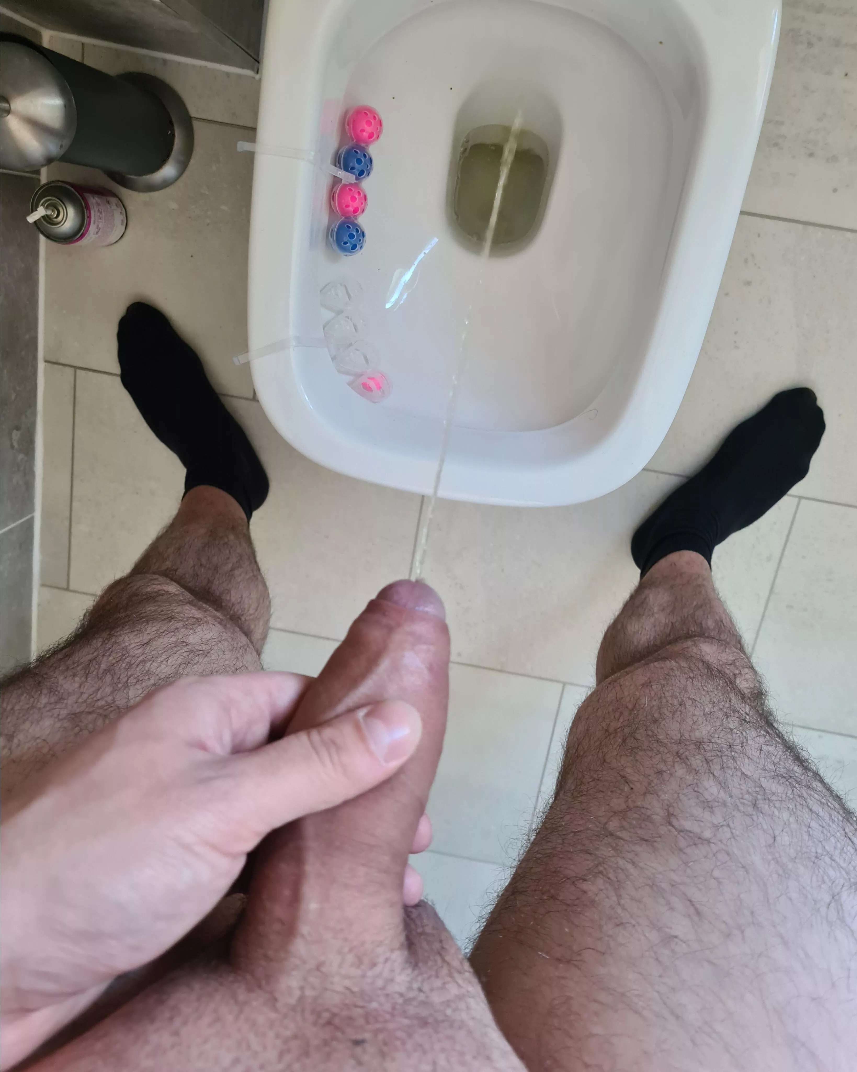 Pissing posted by hunga_bunga
