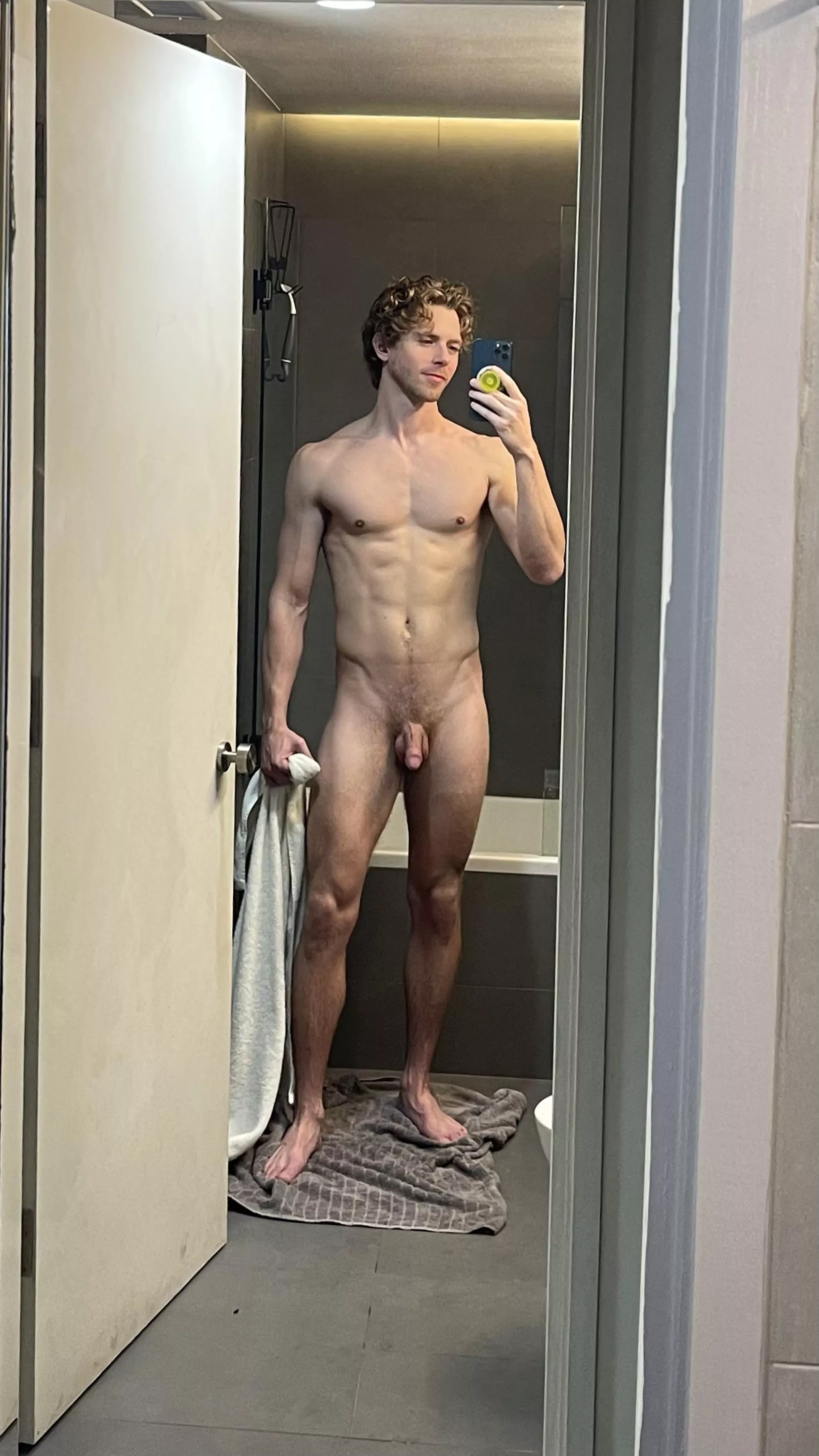 Post-gym shower ✨ posted by Alurdun-Finn