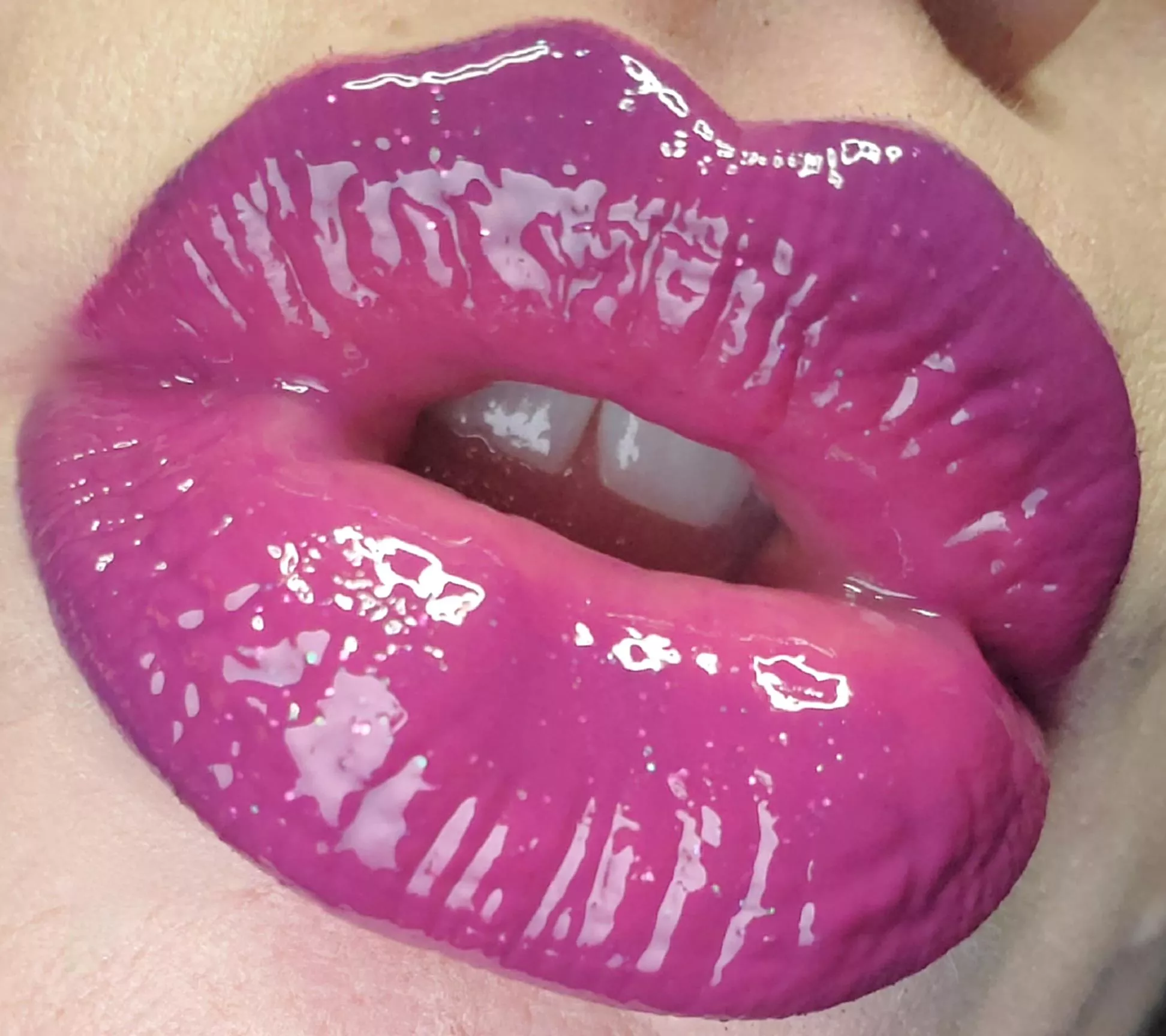 Purple, plump and pouty posted by luvtheselipz