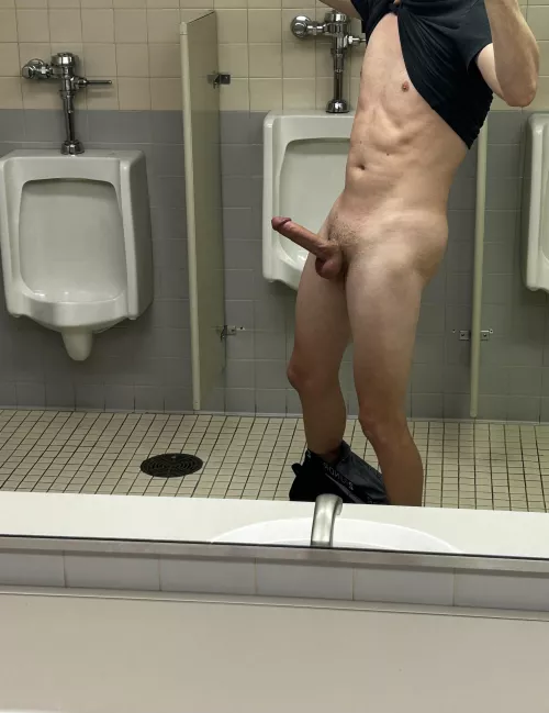 Quick bathroom pic before someone walked in 😮 by Confident_Bird8034