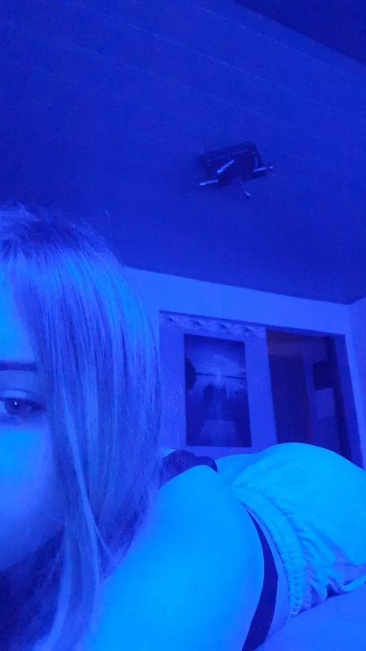 Some teen nights are so boring!(18 f) posted by theworldsray