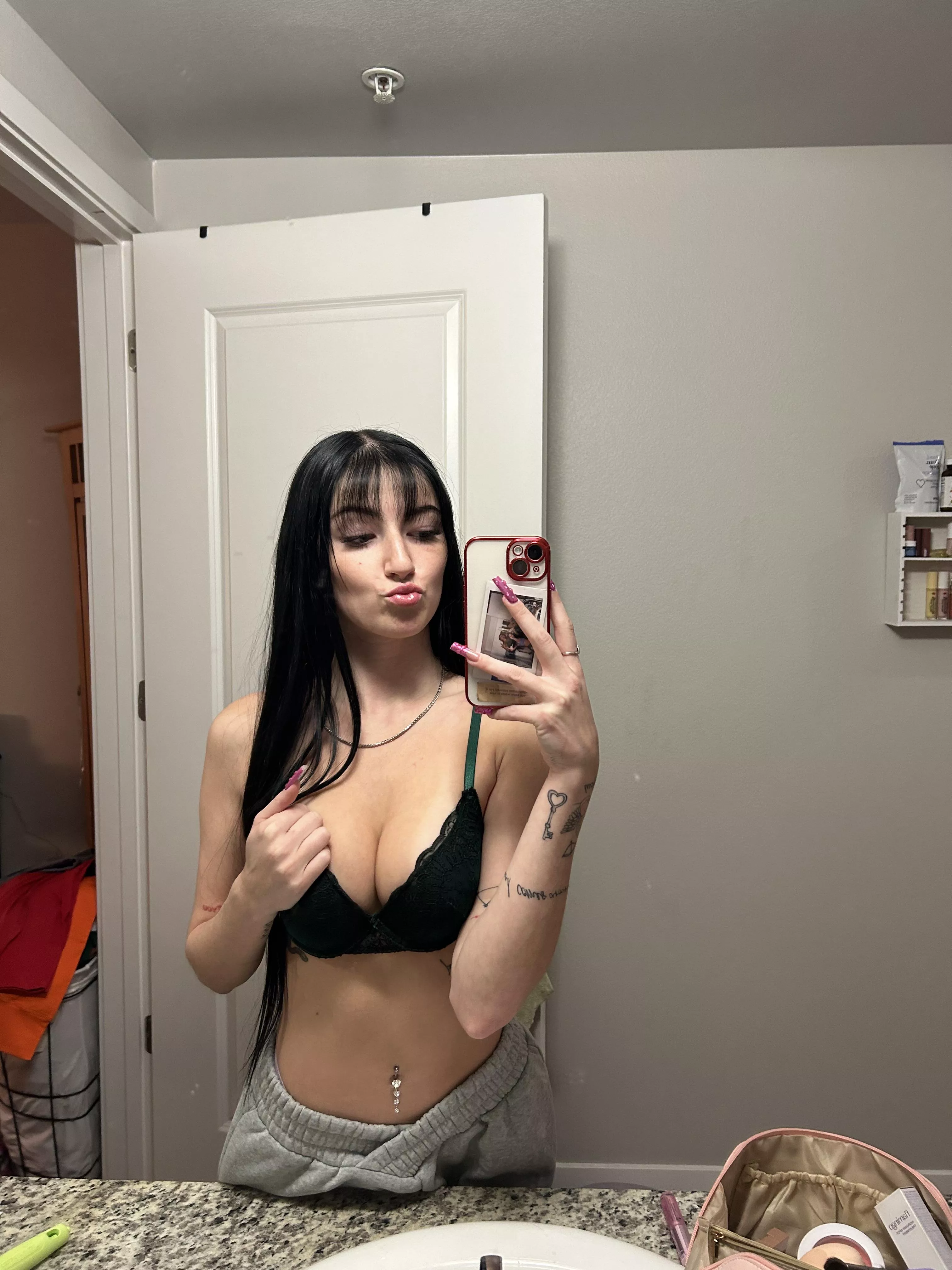 Stealing hearts and running off with them. F19 posted by SmokeKey992