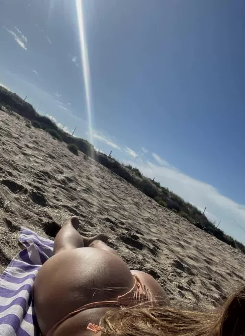 suns up, buns out by Daddys_Girle