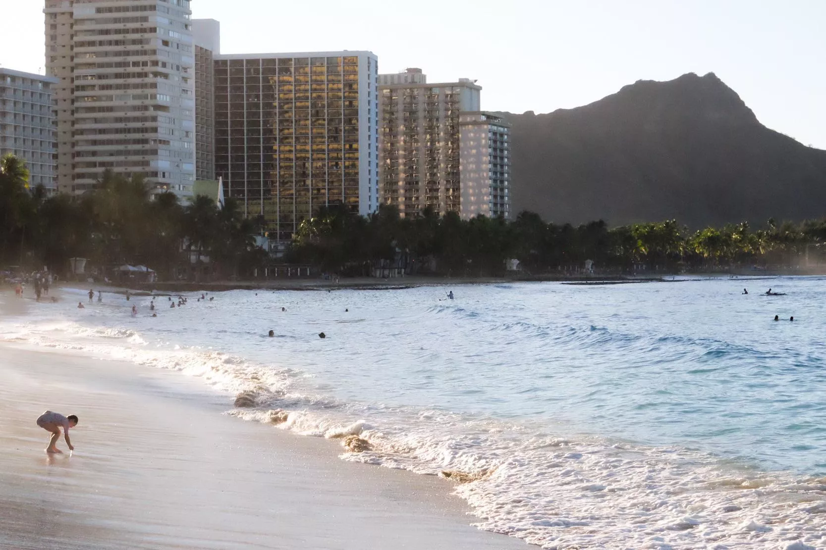 Waikiki, Honolulu (OC) posted by hatembenafro