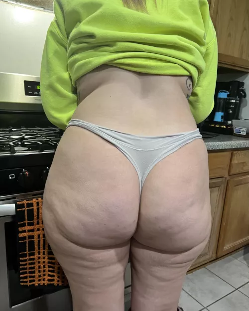 Wife is cooking for me and my buddy’s, what would you eat if you were one of my friends? by ThePawgWifeLife