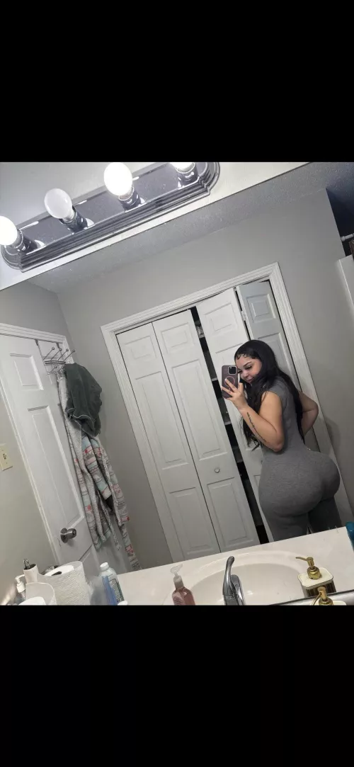 Woah What Do We Have Here😩😋 by Instance-Weird